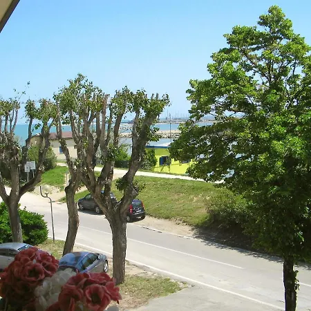 Lauda Panzió Rimini