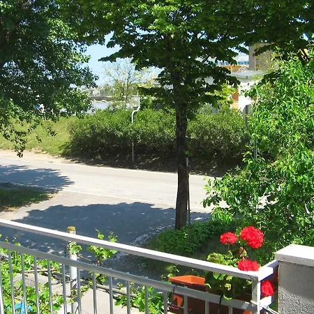 Lauda Panzió Rimini