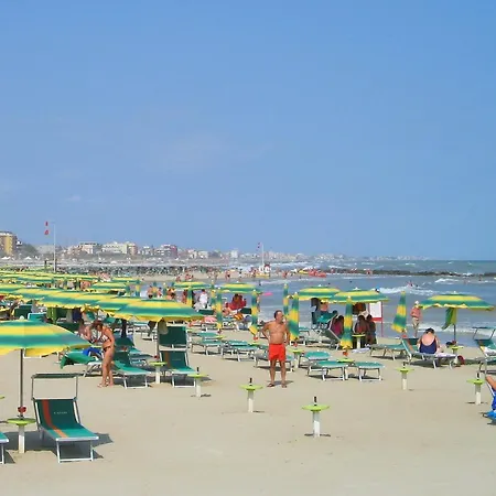 לינה וארוחת בוקר Lauda