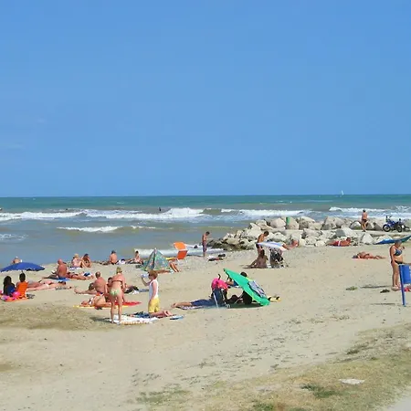 לינה וארוחת בוקר Lauda