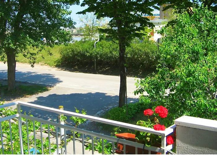 Lauda Bed & Breakfast 3*