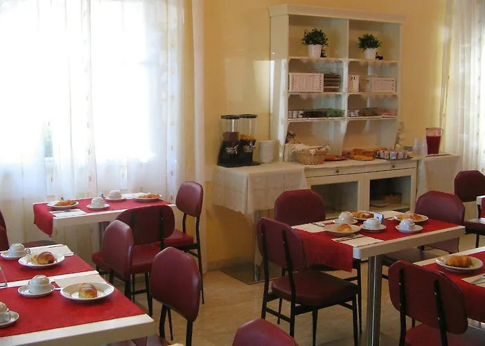 Oda ve Kahvaltı Lauda Rimini